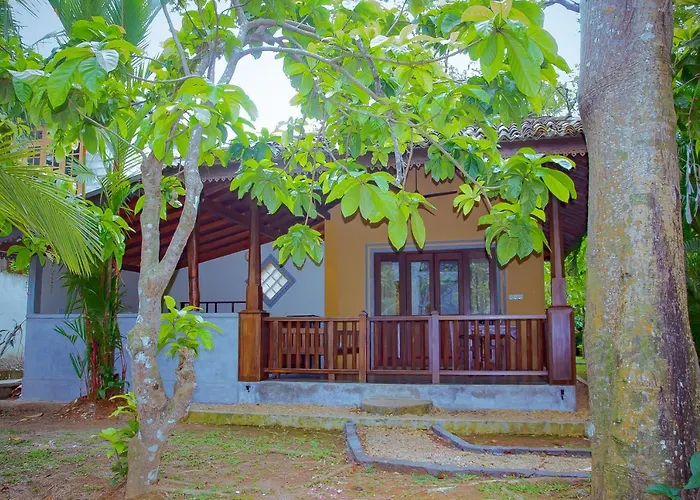 Birds Paradise Cabanas Unawatuna